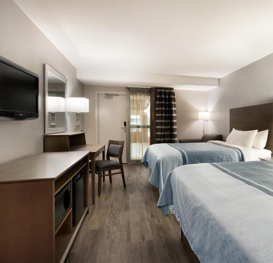 ทราเวลลอดจ์ บาย วินด์แฮม ซัสคาทูน Hotel แซสเกอทูน ภายนอก รูปภาพ