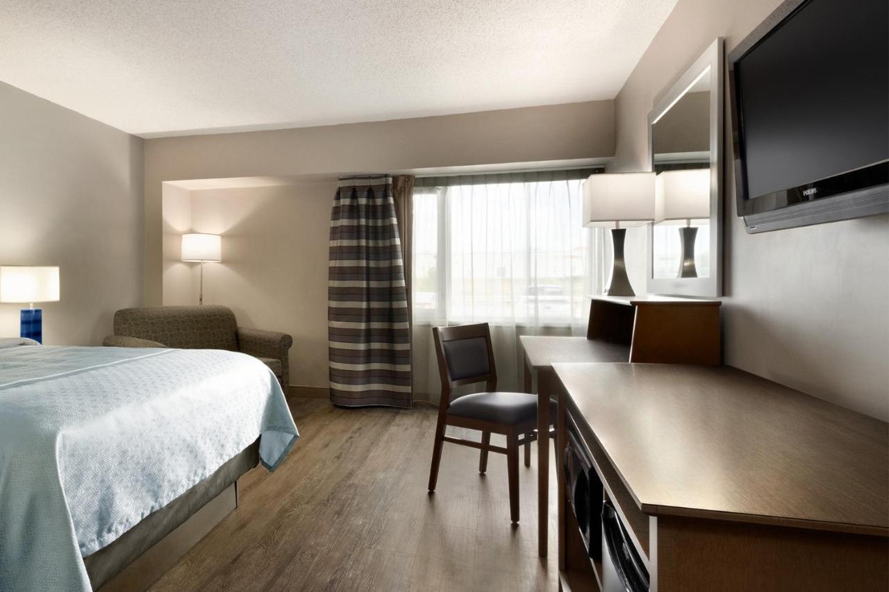 ทราเวลลอดจ์ บาย วินด์แฮม ซัสคาทูน Hotel แซสเกอทูน ภายนอก รูปภาพ