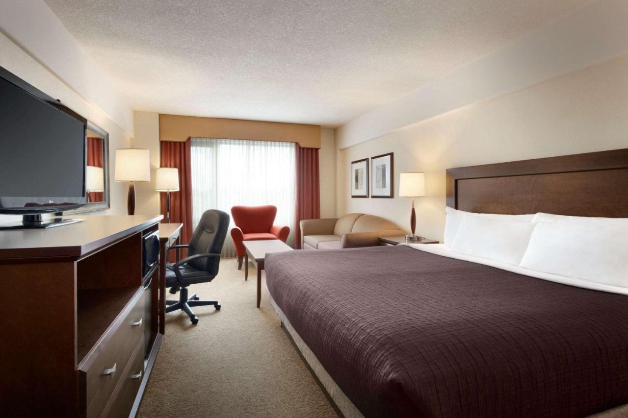 ทราเวลลอดจ์ บาย วินด์แฮม ซัสคาทูน Hotel แซสเกอทูน ภายนอก รูปภาพ